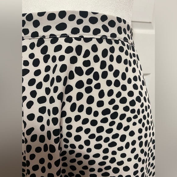 XS Tahari leopard print midi skirt - Picture 2 of 3